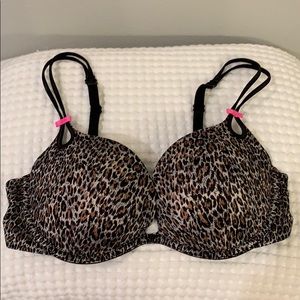 Victoria’s Secret push-up padded bra Size 34D